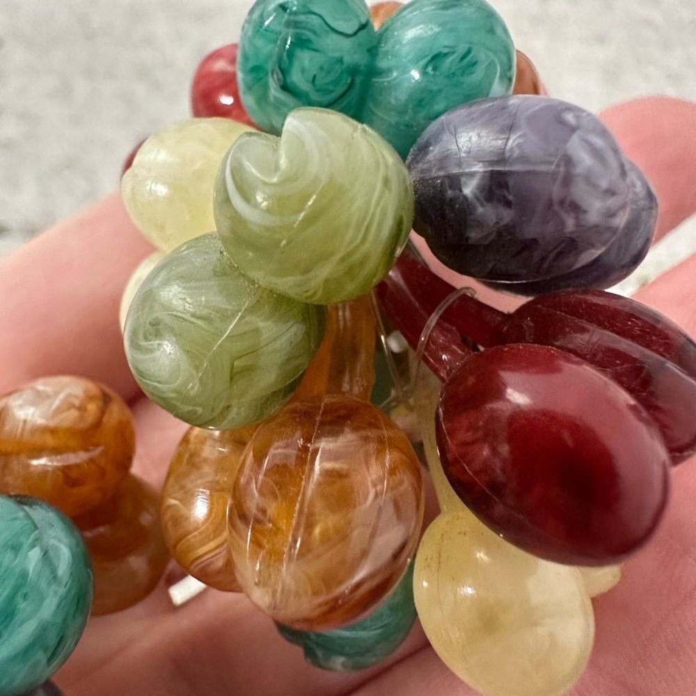 Vintage 40s/50s Molded Plastic Bubbles Clip On Earrings - Picture 3 of 7